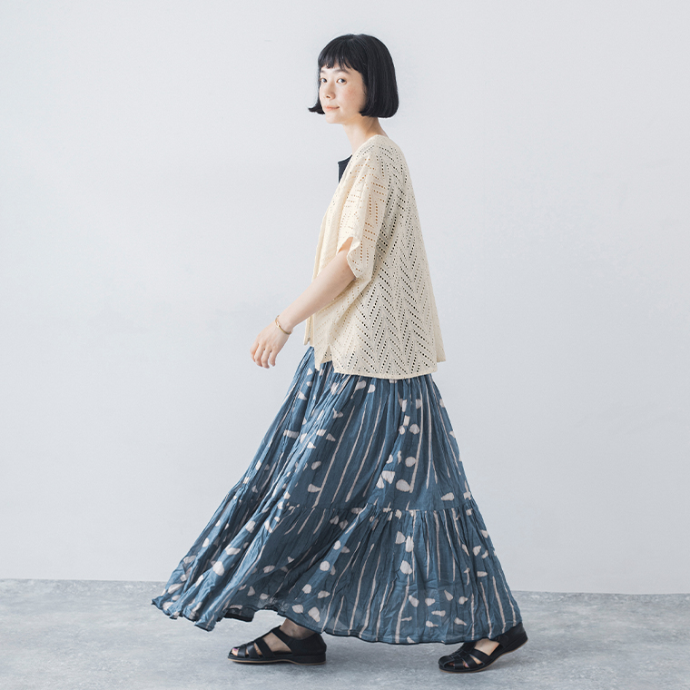 別注 GA-ON コットン カットワーク刺繍羽織り　全身横のシルエット