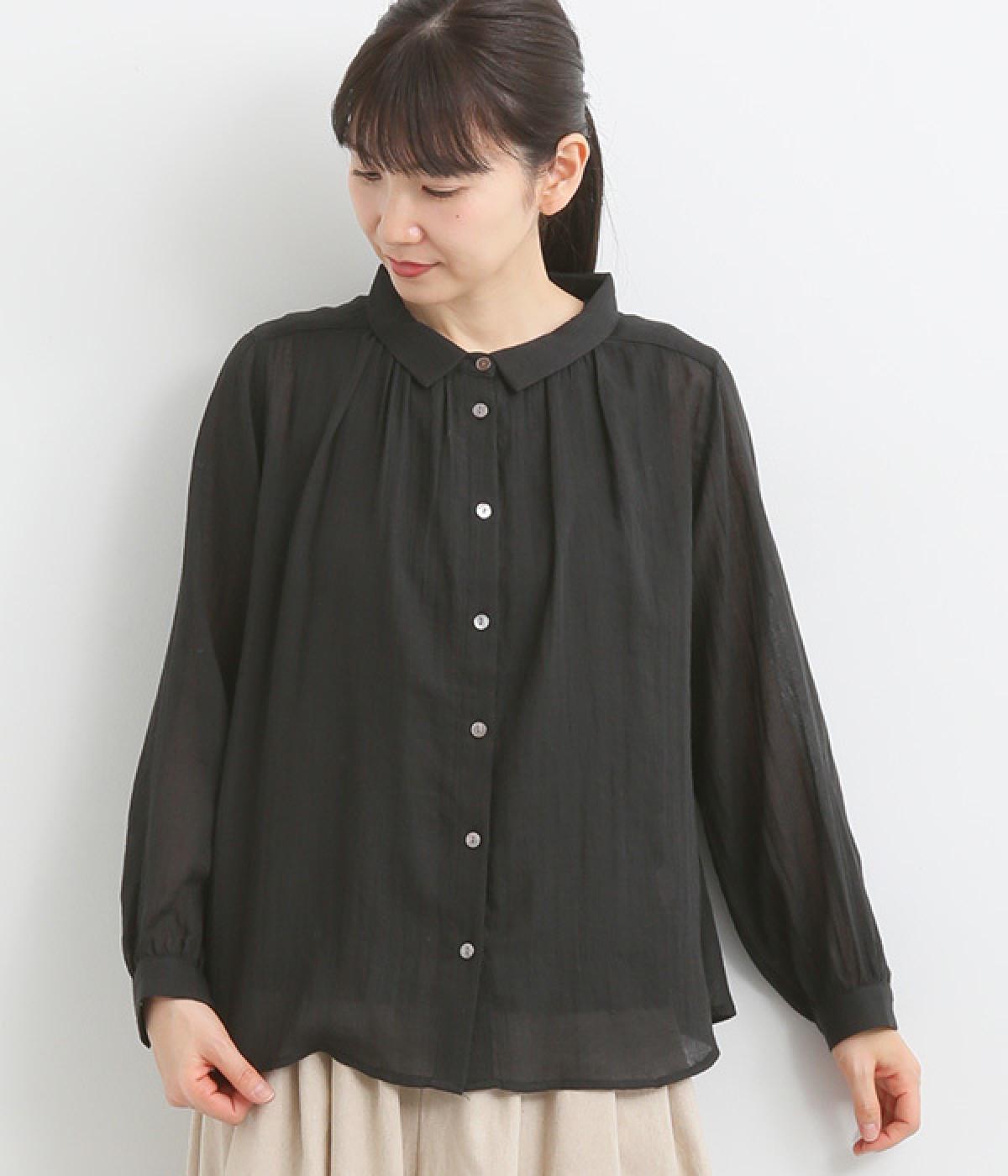 コットン混ガーゼシャンブレーブラウス(ブラック-ONESIZE)
