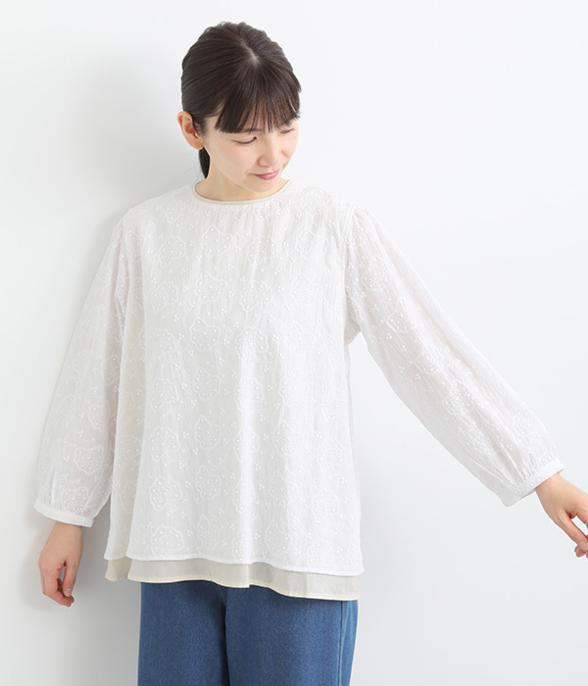 花柄刺繍プルオーバーブラウス(ホワイト-ONESIZE)
