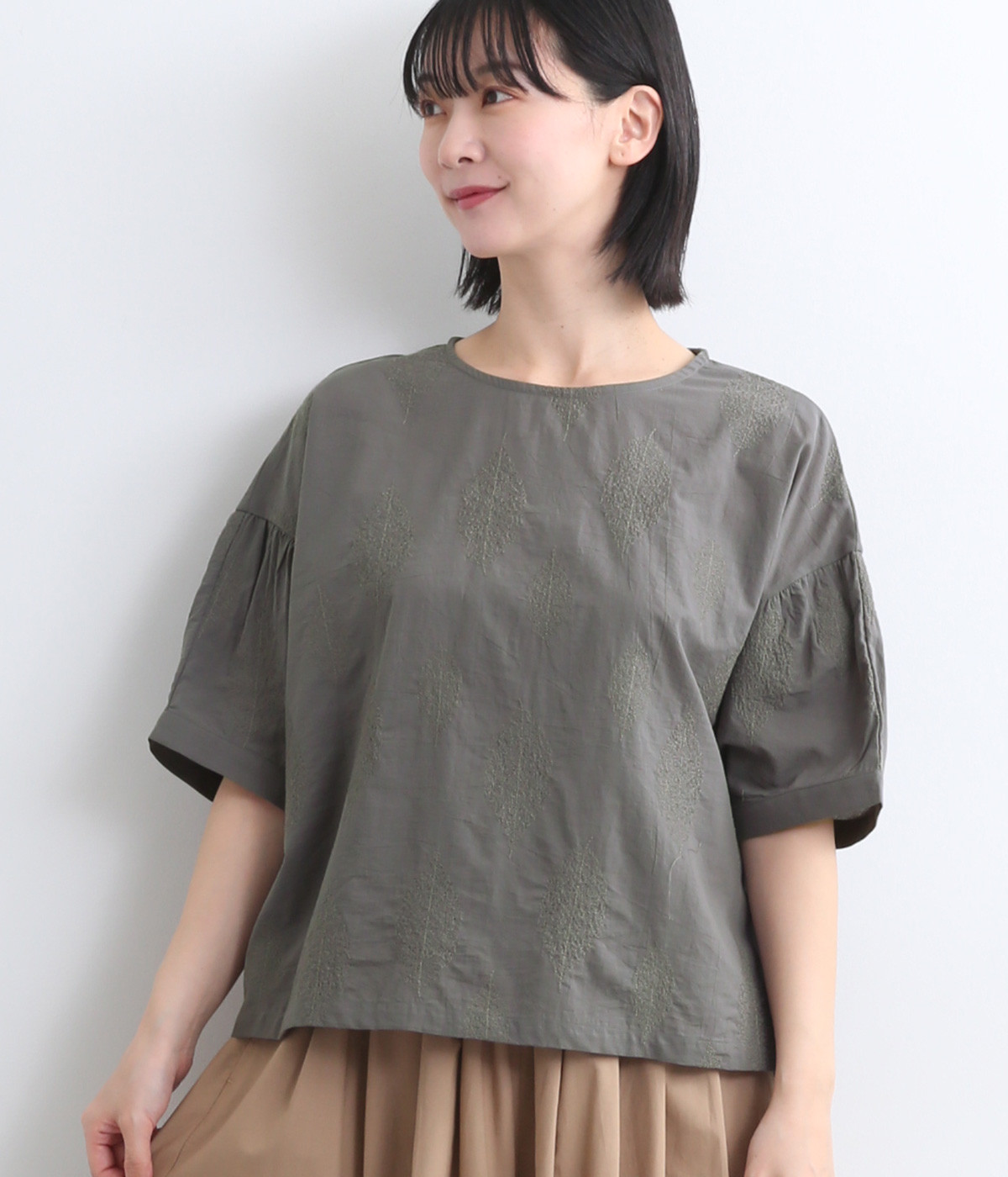 リーフ柄刺繍ブラウス(グレー-ONESIZE)