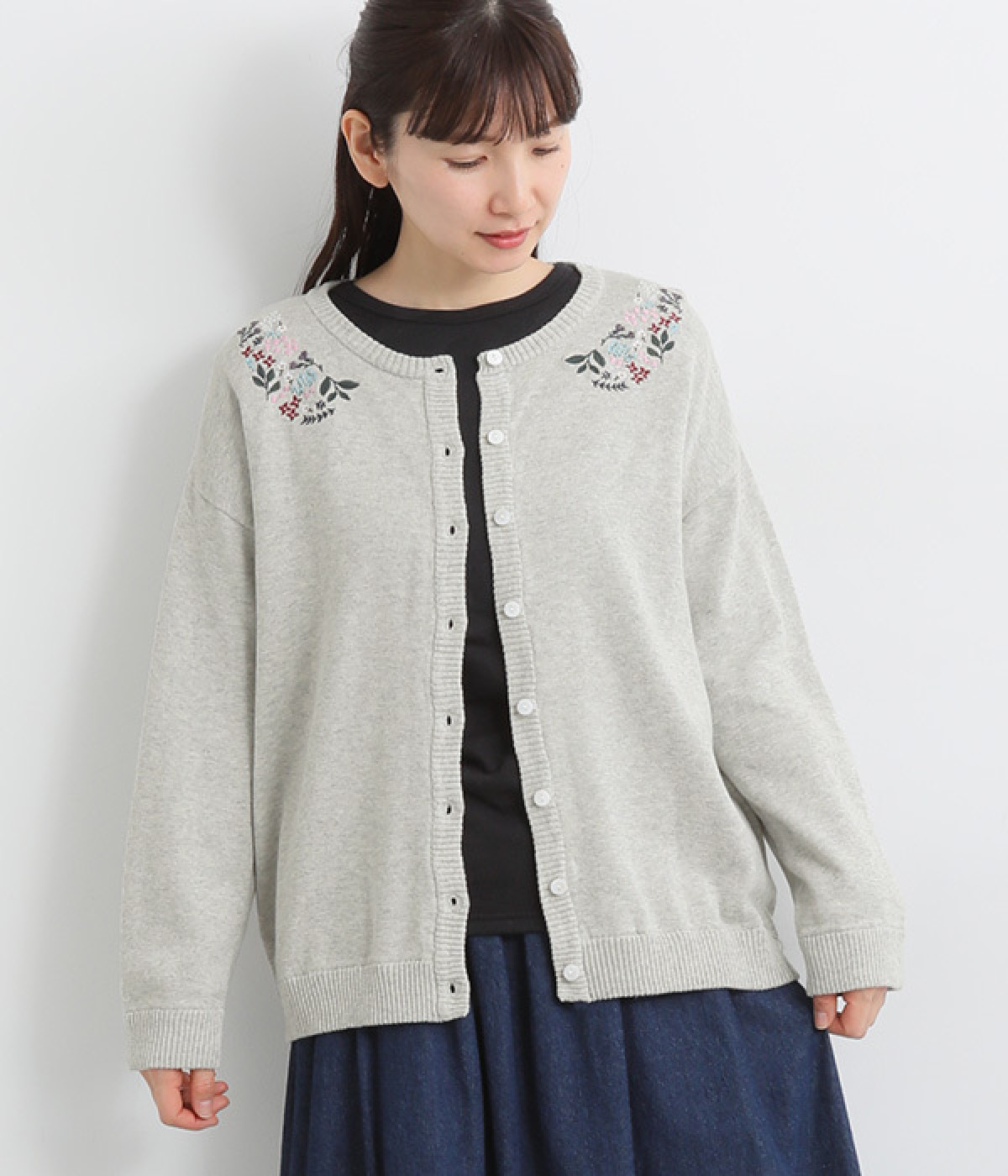 コットンニット襟まわりフラワー刺繍カーディガン(アイボリー-ONESIZE)