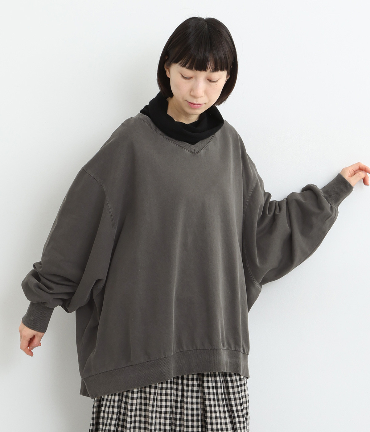 裏毛ピグメントドルマンプルオーバー(チャコール-ONESIZE)