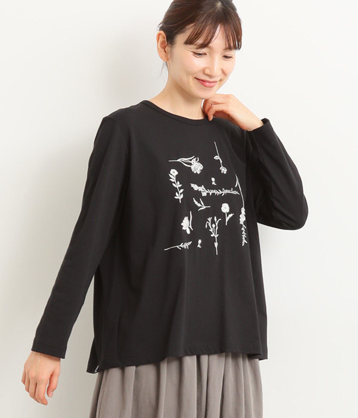 40番手プレーティング天竺ウォールフラワー刺繍ロングスリーブカットソー(ブラック-ONESIZE)