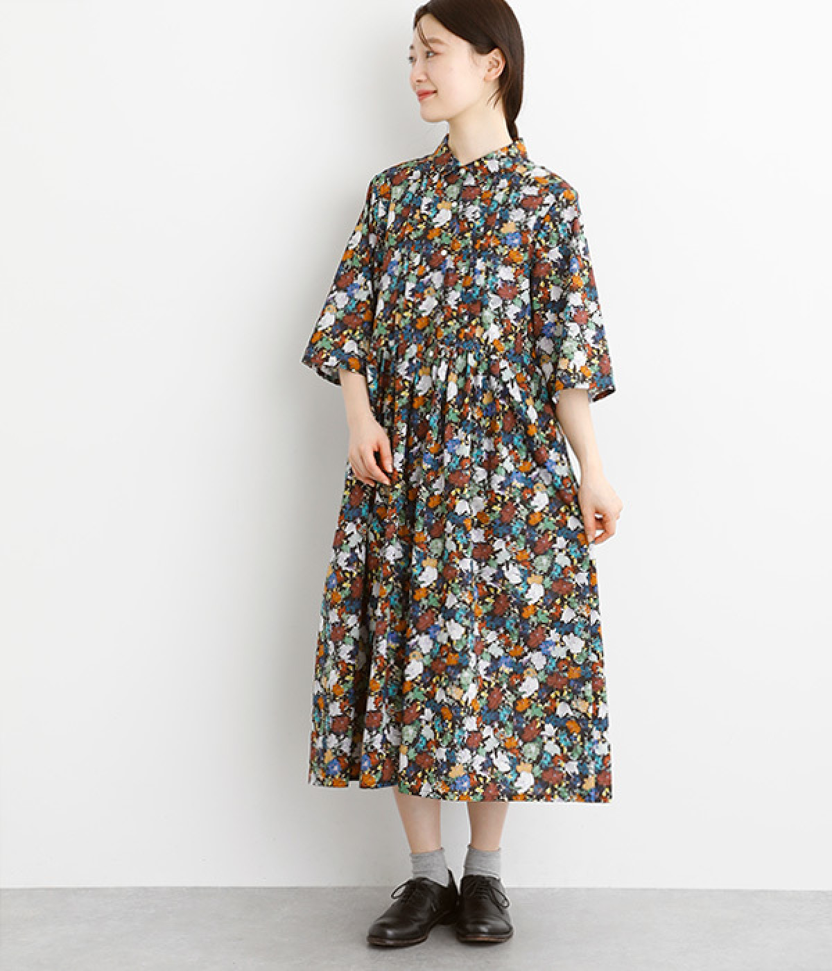 LIBERTYPRINTチビ襟ピンタック前開きワンピース(FuturisticFrolal-ONESIZE)