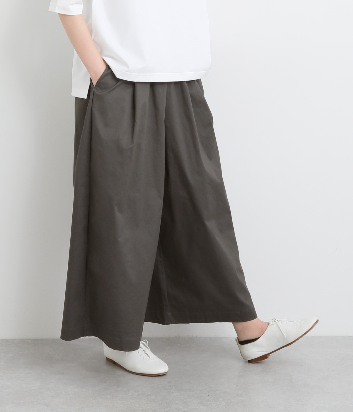 ストレッチツイル ワイドタックパンツ(チャコール-ONESIZE)