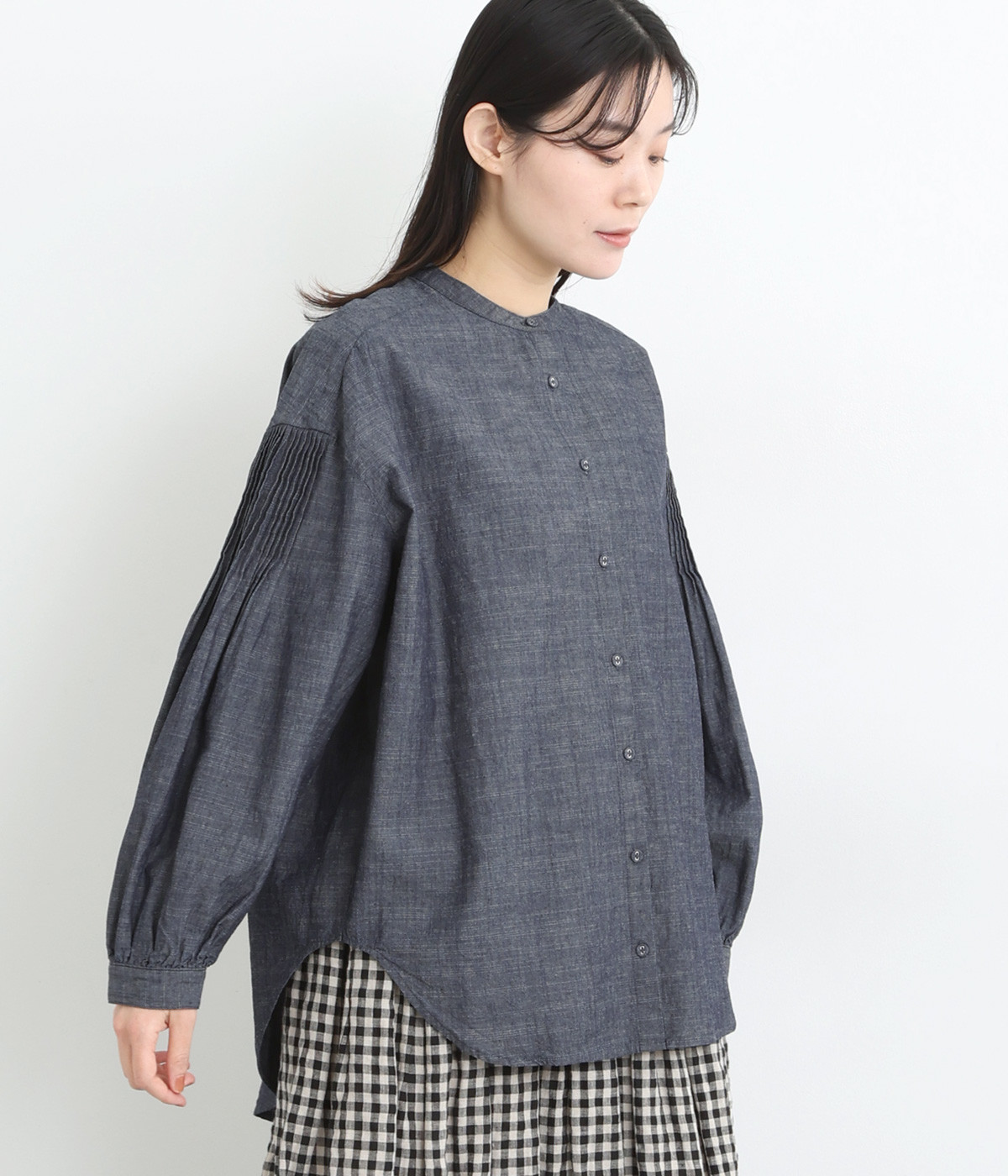 コットンリネンスラブデニム　ピンタックスリーブブラウス(インディゴ-ONESIZE)