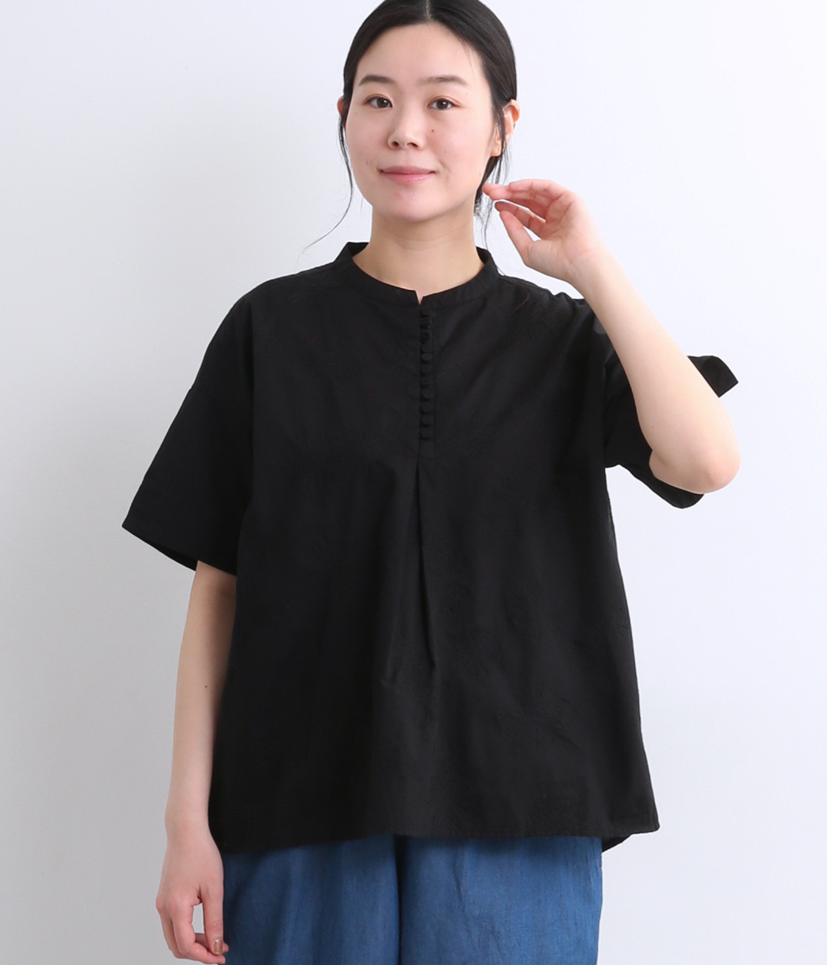 コットンポプリン　ダリア刺繍多釦ブラウス(ブラック-ONESIZE)