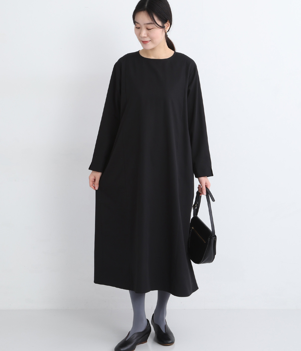 ストレッチレーヨン　後ろタックワンピース(ブラック-ONESIZE)