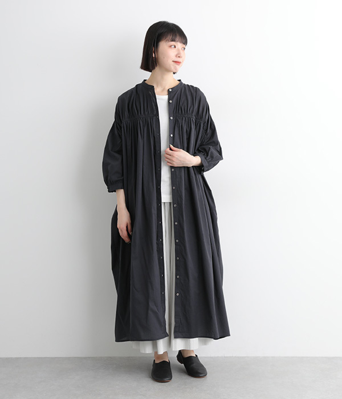 コットンローン　たっぷりギャザーワンピース(ブラック-ONESIZE)