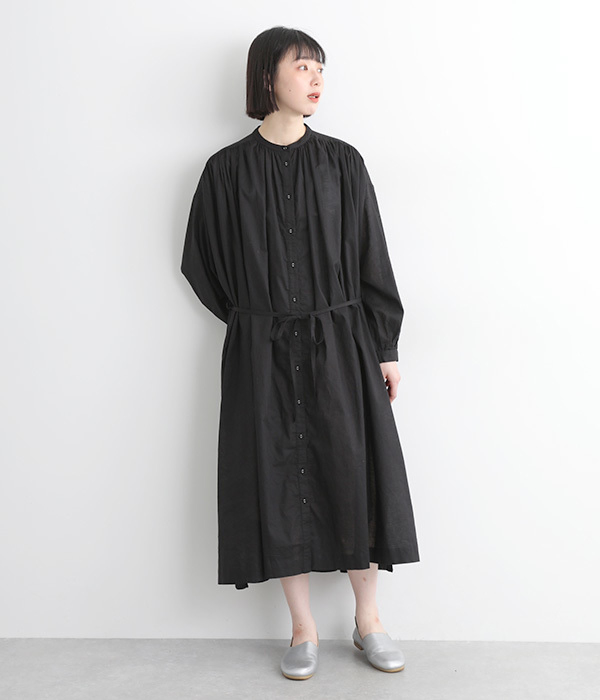 ムラ染めリネン　ネックギャザーワンピース(ブラック-ONESIZE)
