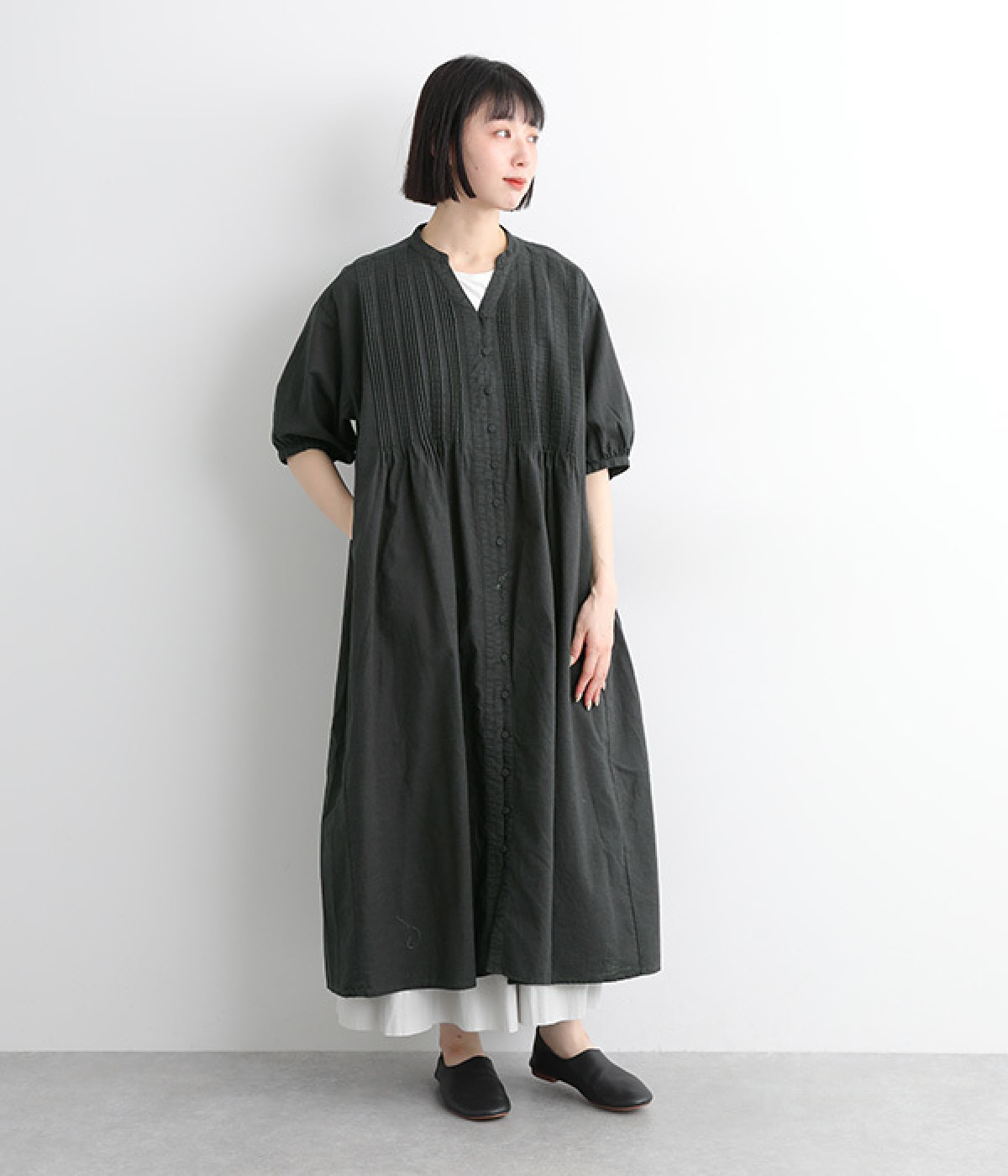 コットンリネンガーゼ　ピンタックワンピース(ブラック-ONESIZE)
