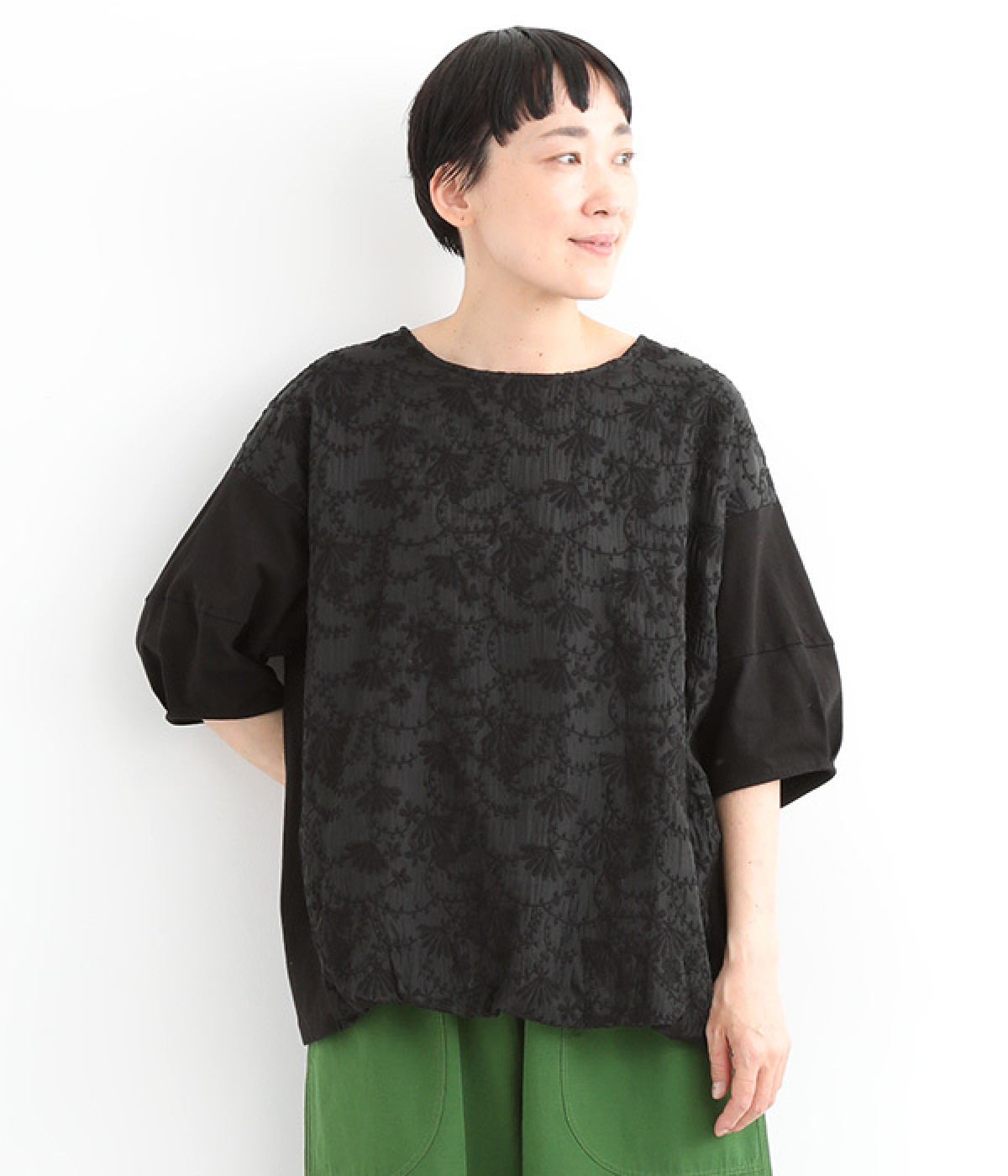 刺繍レースバルーンプルオーバー(クロ-ONESIZE)
