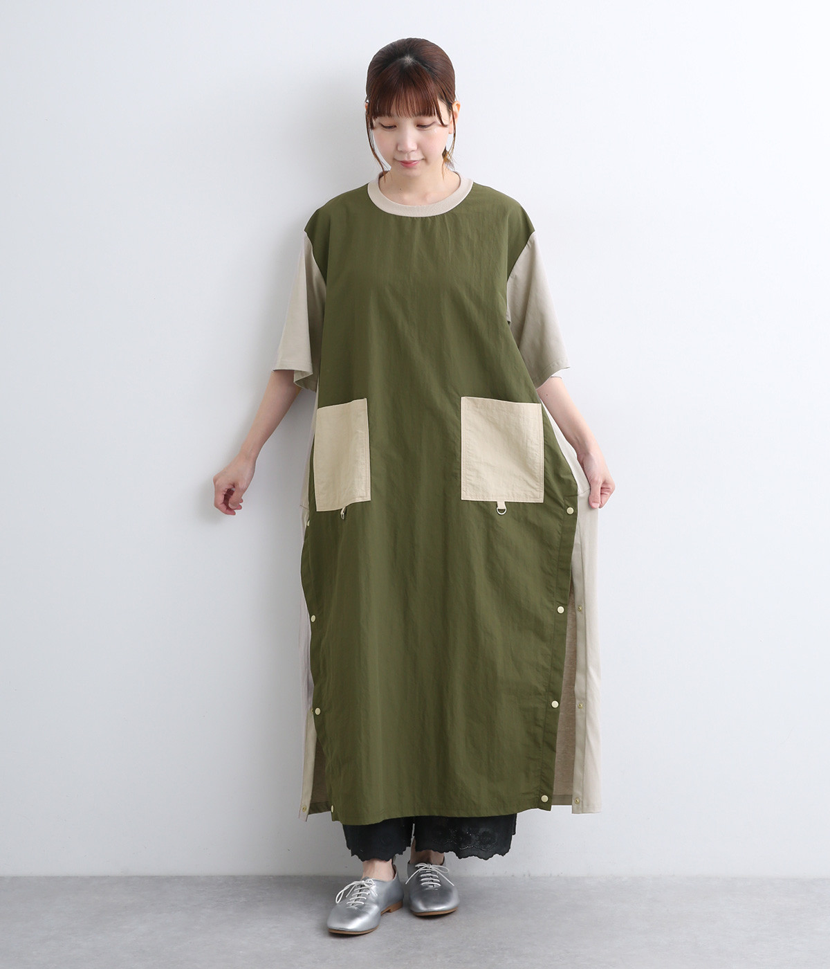異素材切替 ナイロンワンピース(グレージュ-ONESIZE)