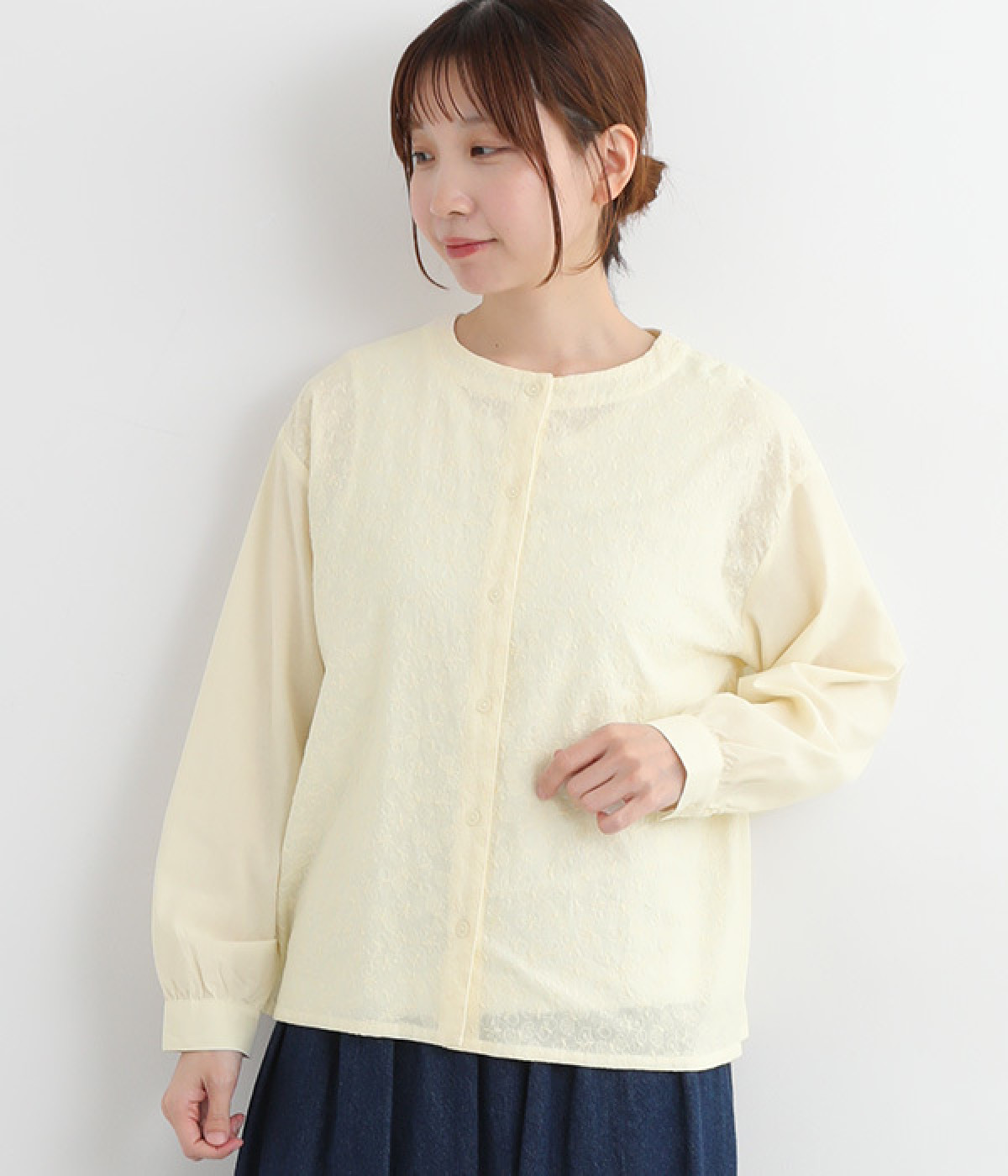 コットンちょうちょ刺繍前開きブラウス(オフ-ONESIZE)