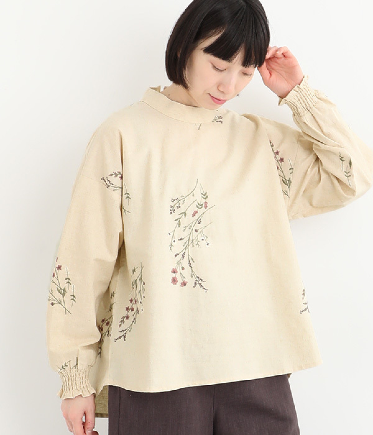 リネンコットンブーケ刺繍スタンド襟プルオーバー(グレイッシュピンク-ONESIZE)