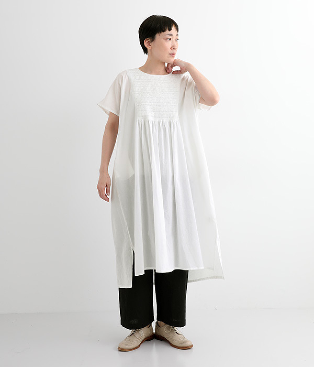 コットンキャンブリックスモッキングワンピース(ホワイト-ONESIZE)