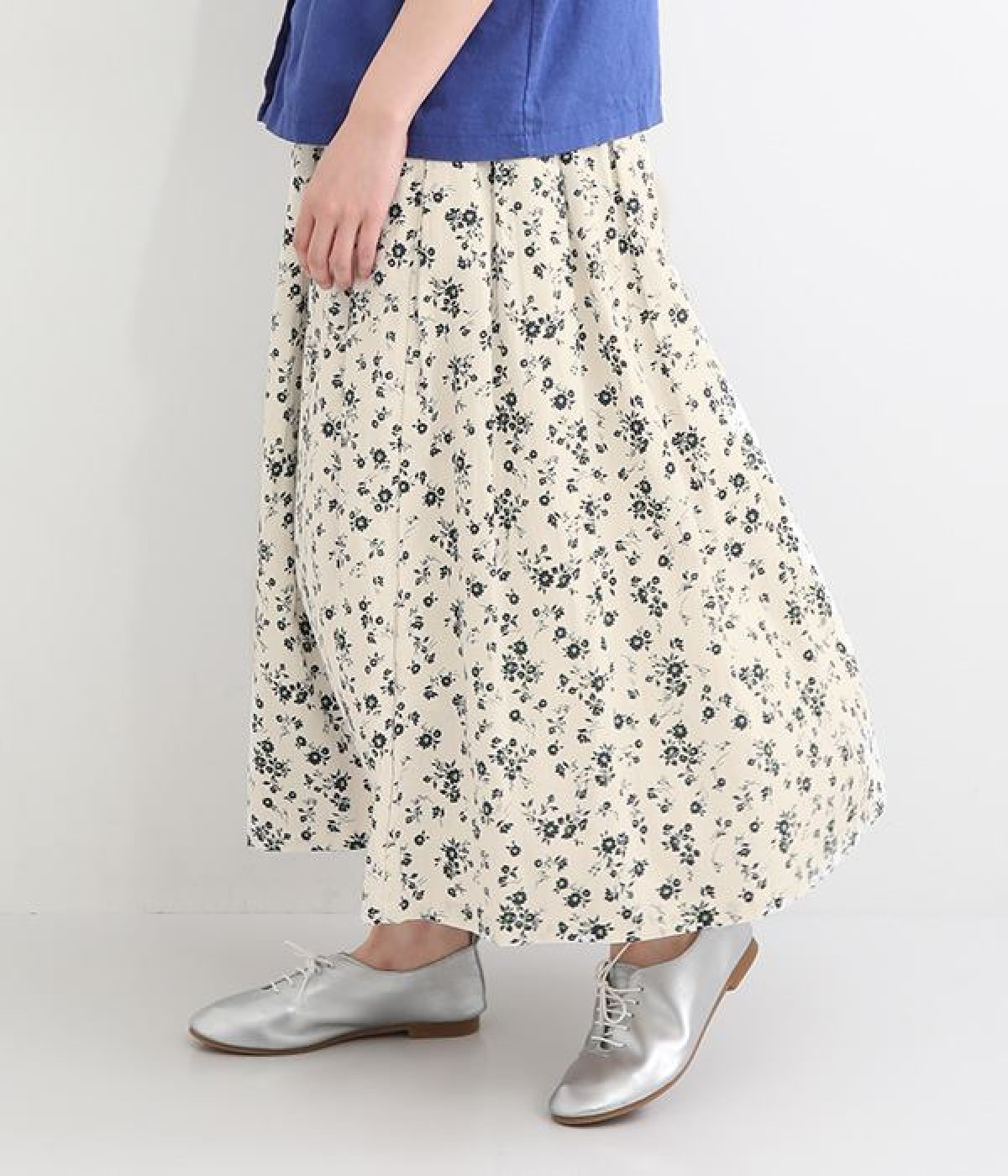 裏付　タックスカート　リネンコットン花柄プリントスカート(ホワイトベース×紺花-ONESIZE)